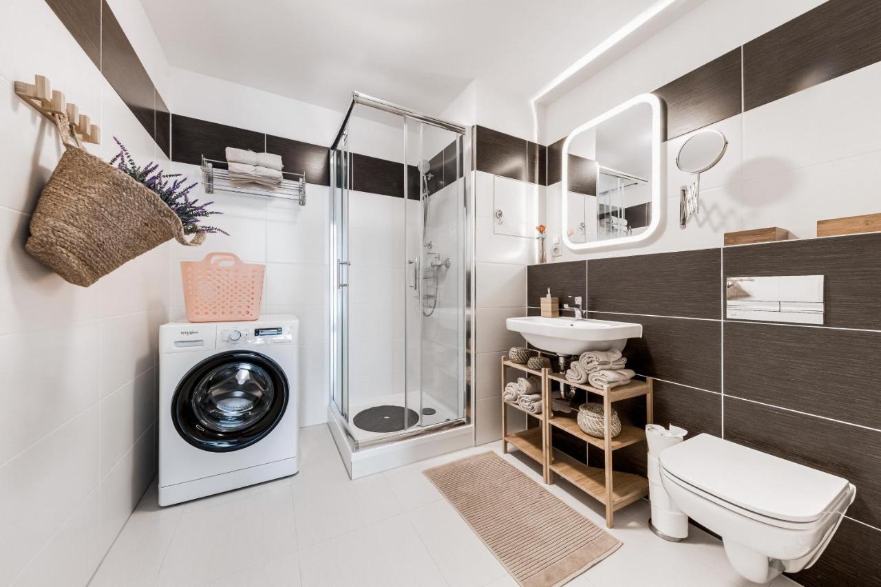 Apartment Nove Studio Safari /rezidence Harfistka/ O2 Arena